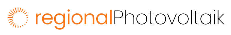 Logo von regionalPhotovoltaik mit stilisiertem Sonnensymbol in Orange und schwarzer Schrift.