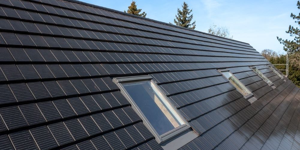 Solardachziegel fügen sich harmonisch in die Ästhetik des Hauses ein.