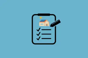 Checkliste für das Marktstammdatenregister mit Haus und Solarpanel, Stift daneben. Symbol für nachhaltige Hausprojekte und Aufgabenorganisation.